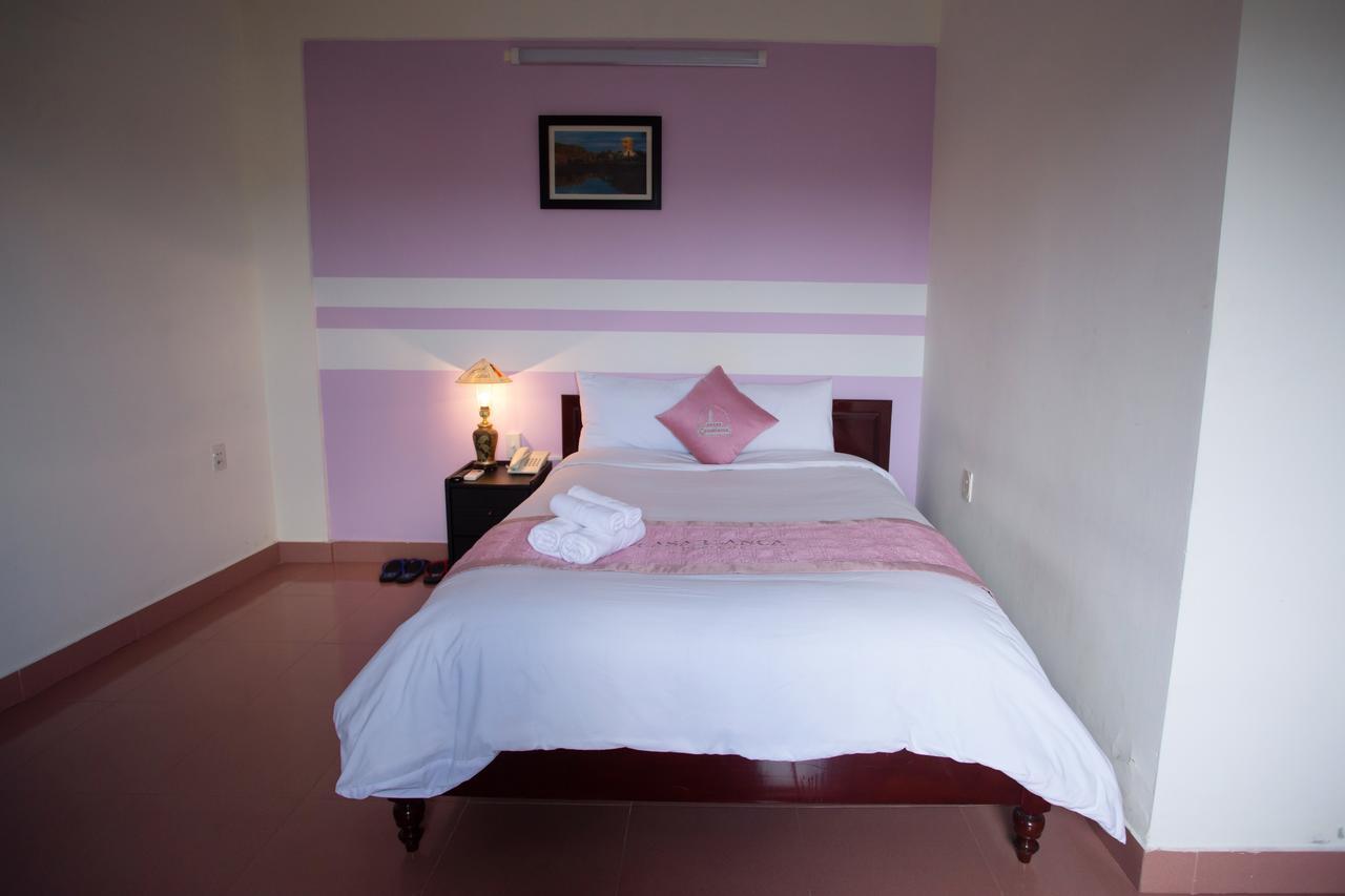 Casablanca Boutique Hotel Hue Esterno foto